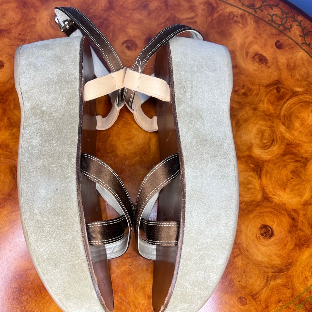 Prada Women's Tan and Brown Sandals - Picture 4 of 8